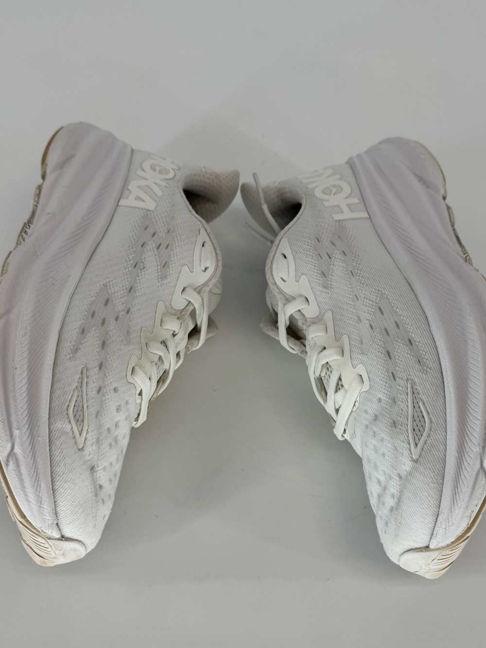 Hoka Clifton 9 Women’s White Plush-Cushion Running Sneaker Size 7.5 - Picture 9 of 13